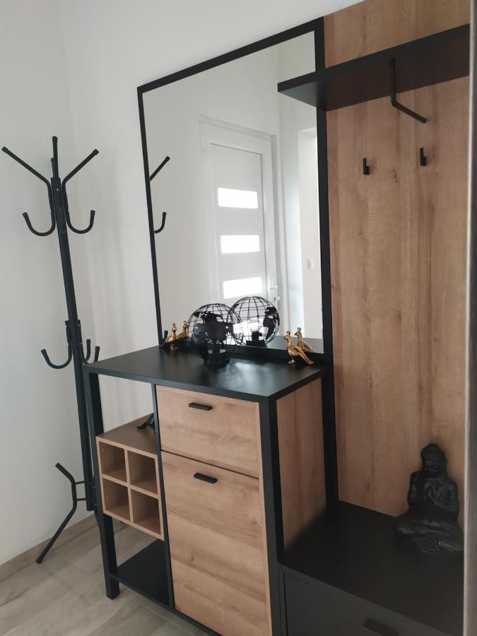 Apartmani Mira Nin Exterior foto